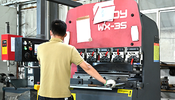 模具（jù）車間